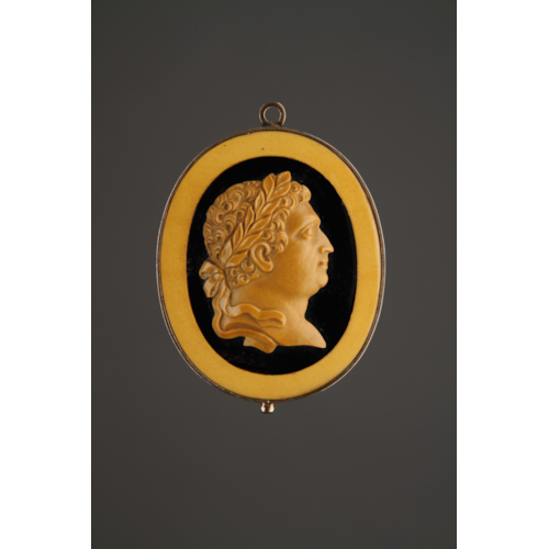 English Neo Classical Two Colour Agate Cameo
